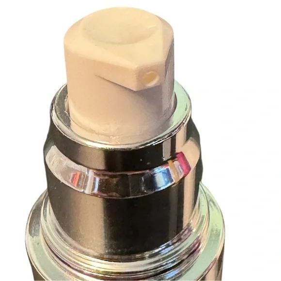 European Wax Center Body Wash and Hair Serum Set - Picture 9 of 10